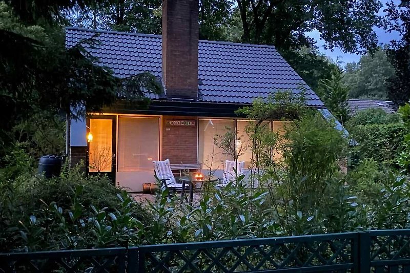 Außenseite Ferienhaus (Sommer)