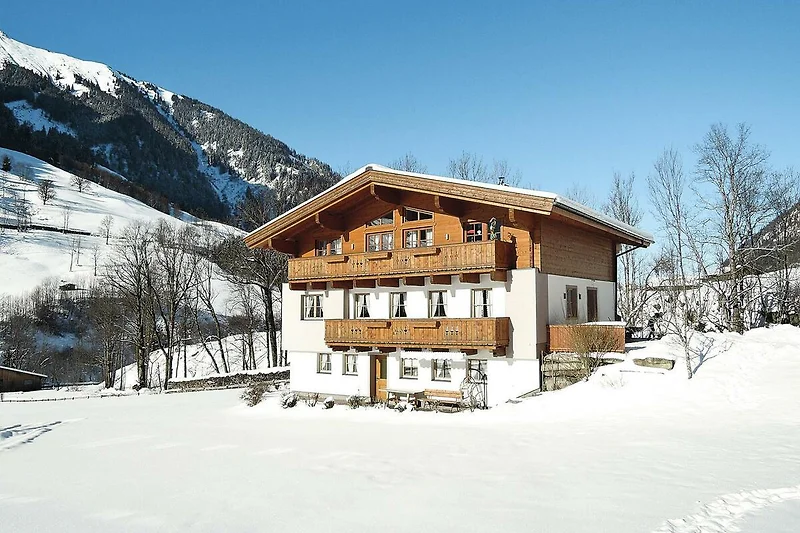 Außenseite Ferienhaus (Winter)