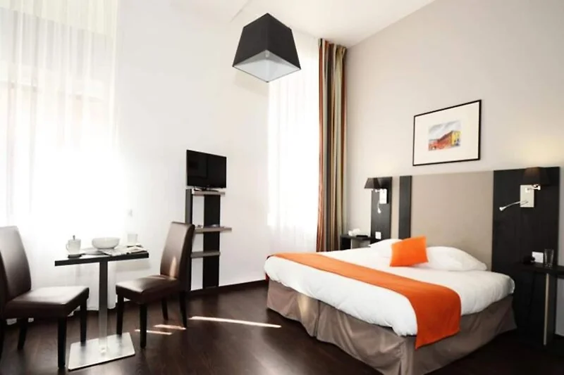 Außenseite Ferienhaus (Sommer)