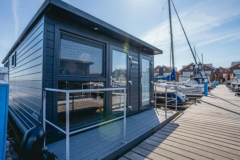 Außenseite Ferienhaus (Sommer)