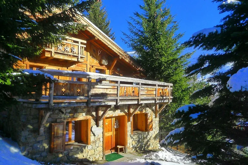 Außenseite Ferienhaus (Winter)