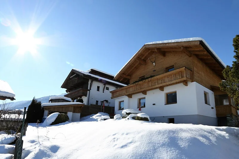 Außenseite Ferienhaus (Winter)