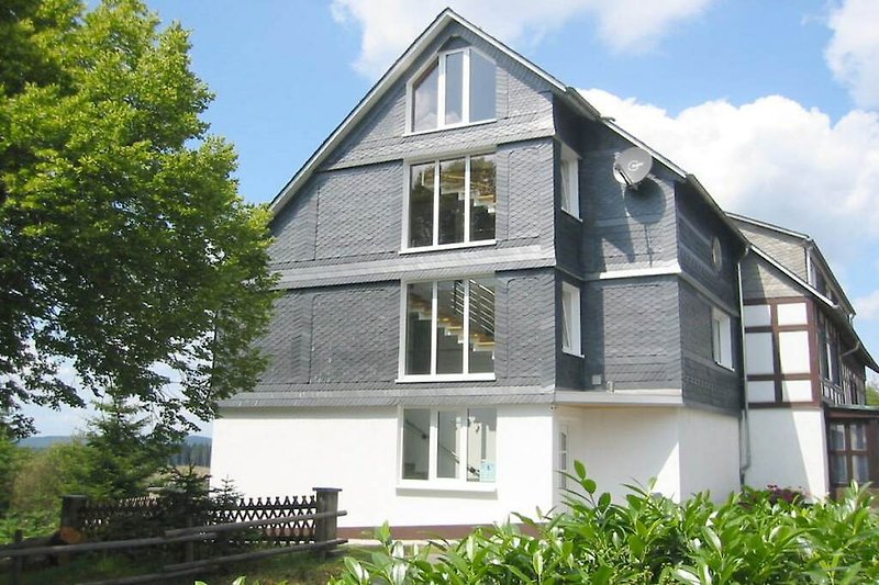 Außenseite Ferienhaus (Sommer)