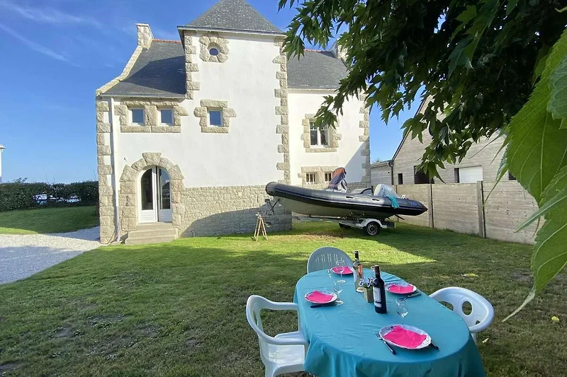 Außenseite Ferienhaus (Sommer)