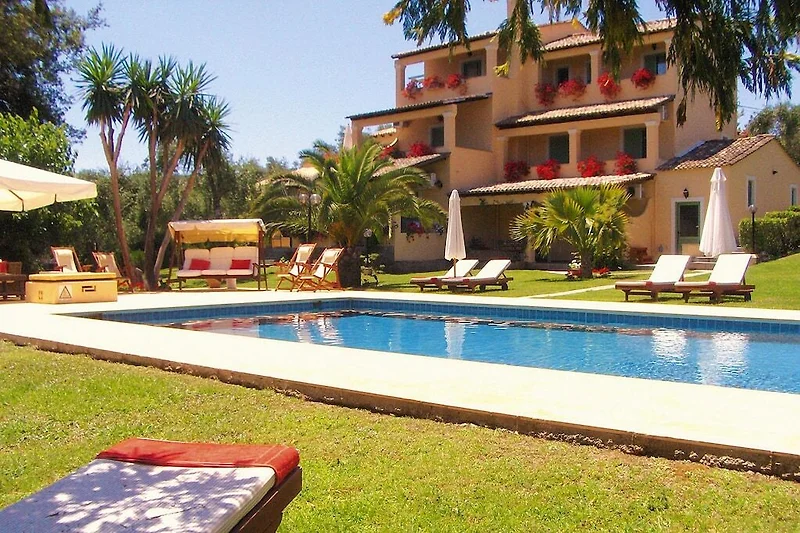 Piscina casa vacanze