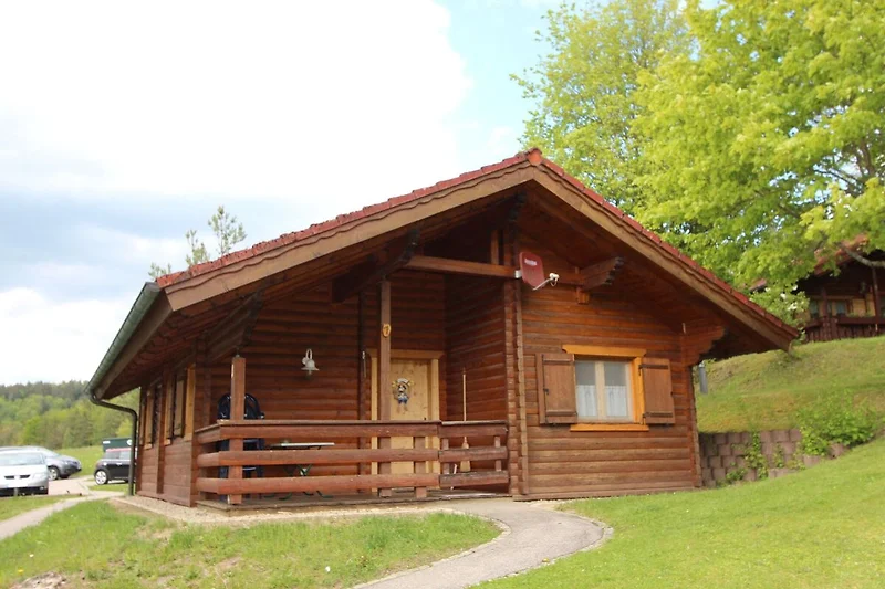 Außenseite Ferienhaus (Sommer)