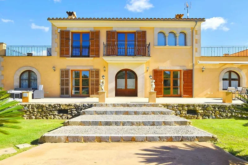 Außenseite Ferienhaus (Sommer)