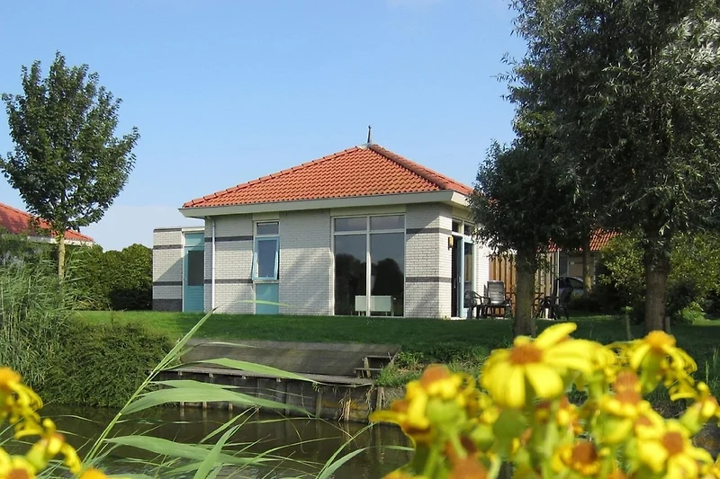 Außenseite Ferienhaus (Sommer)