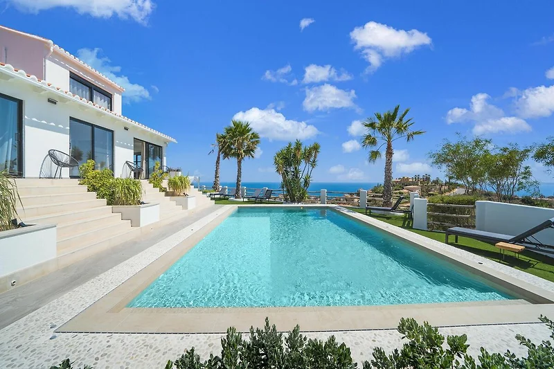 Piscina casa vacanze