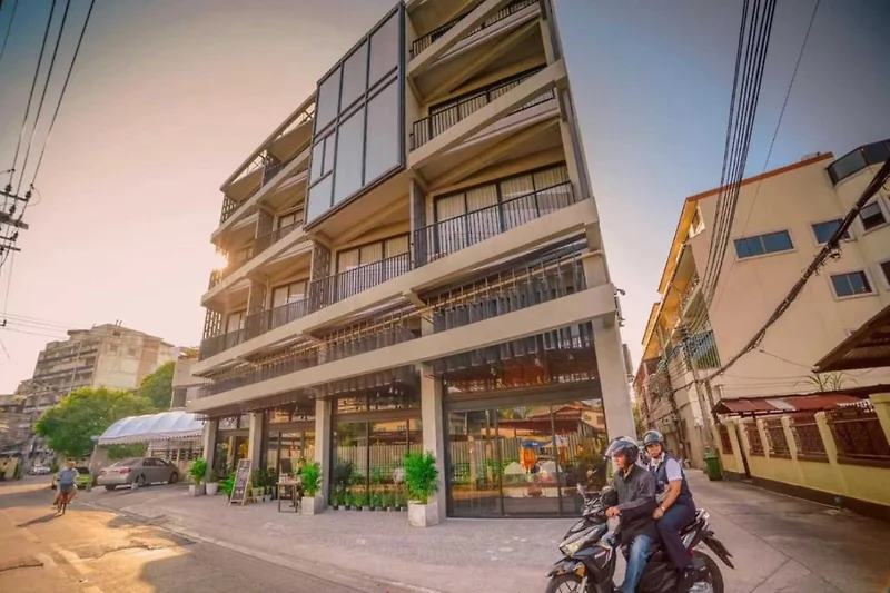 Außenseite Ferienhaus (Sommer)