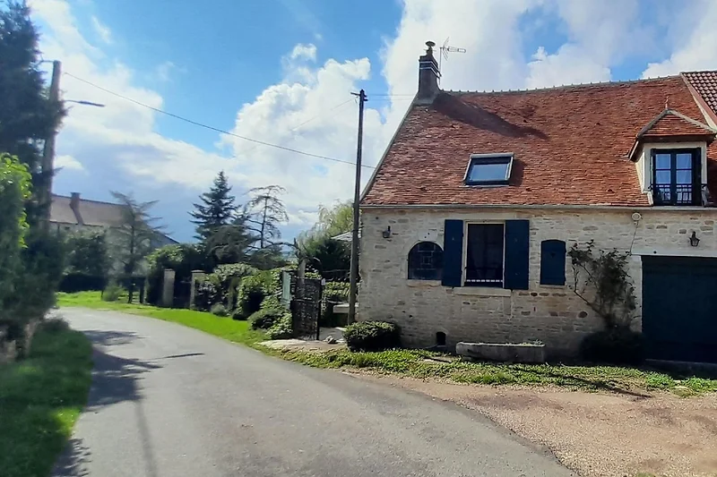 Außenseite Ferienhaus (Sommer)