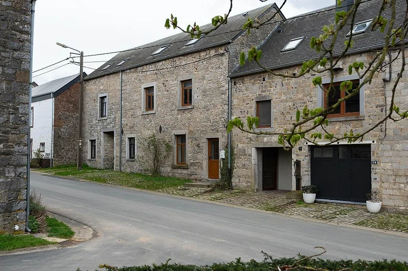 Außenseite Ferienhaus (Sommer)