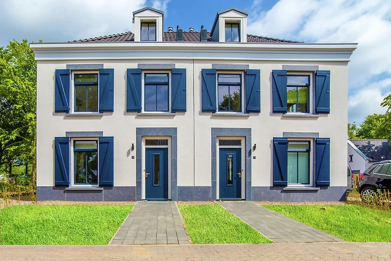 Außenseite Ferienhaus (Sommer)