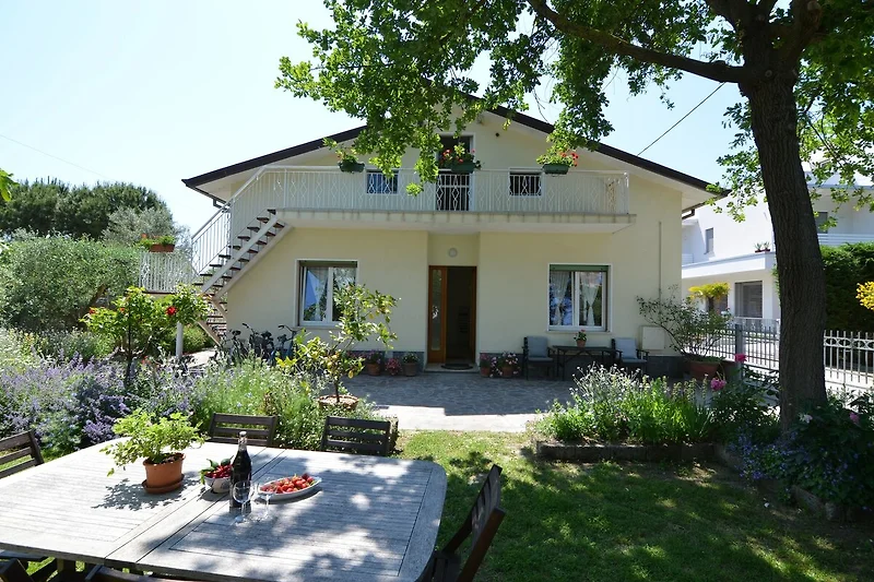 Exterieur vakantiehuis (zomer)