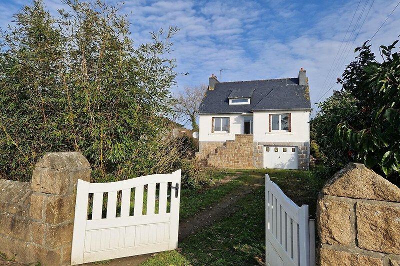 Außenseite Ferienhaus (Sommer)