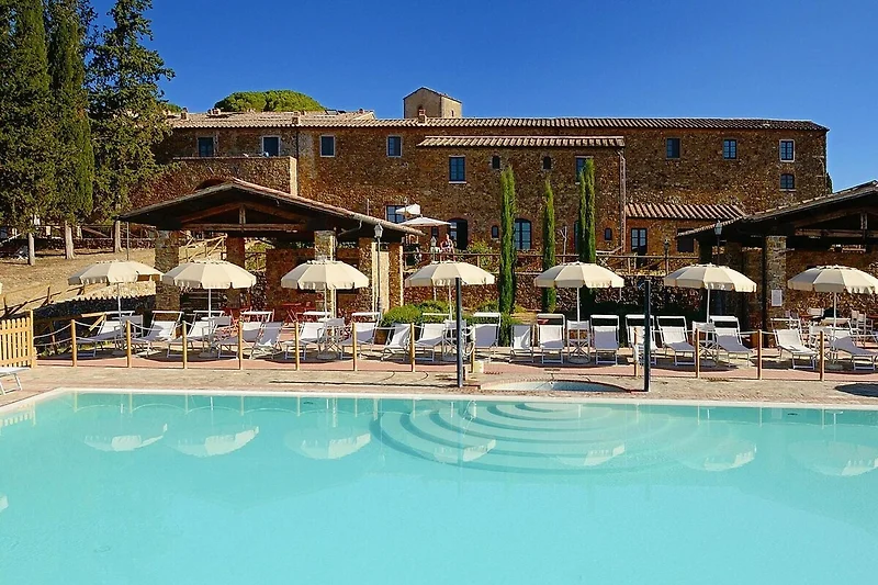 Piscina casa vacanze