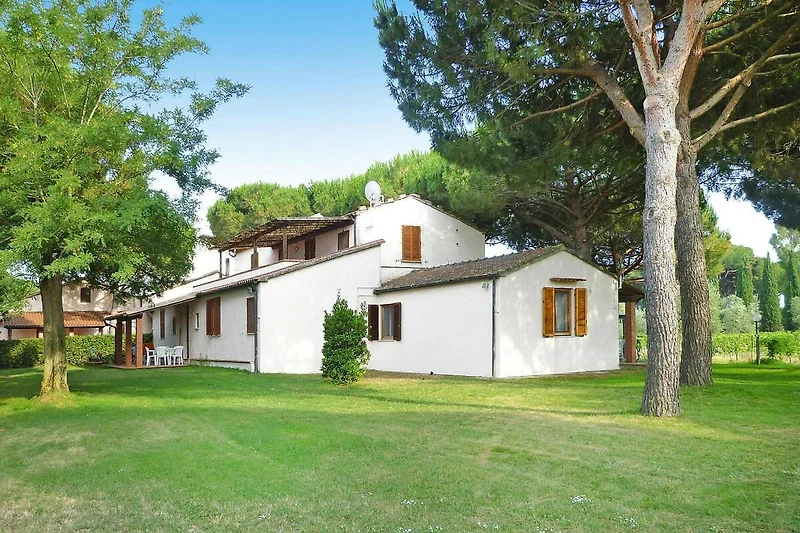 Außenseite Ferienhaus (Sommer)