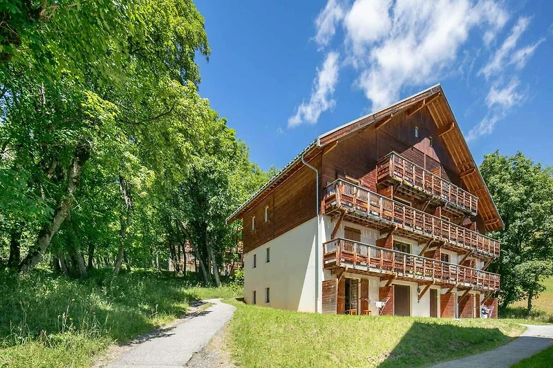 Außenseite Ferienhaus (Sommer)