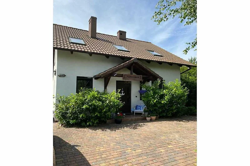 Außenseite Ferienhaus (Sommer)