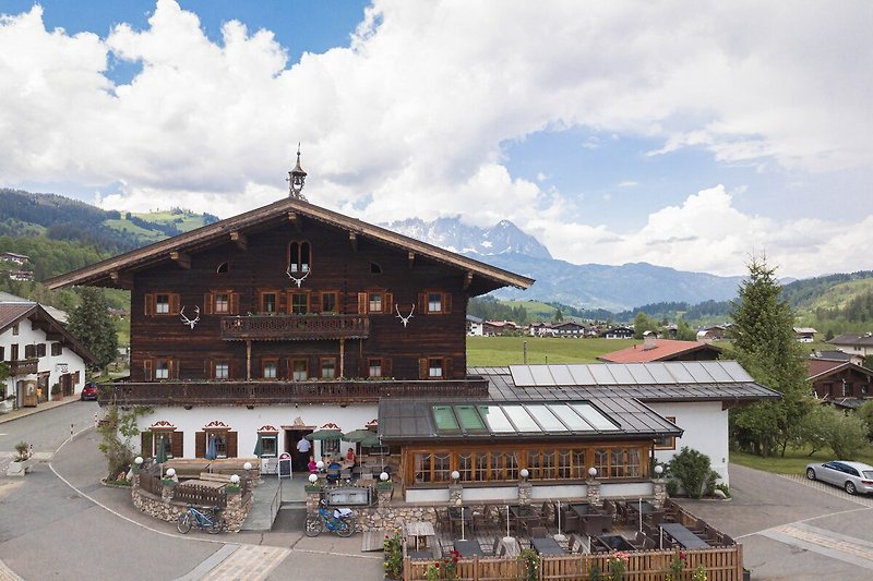 Außenseite Ferienhaus (Sommer)