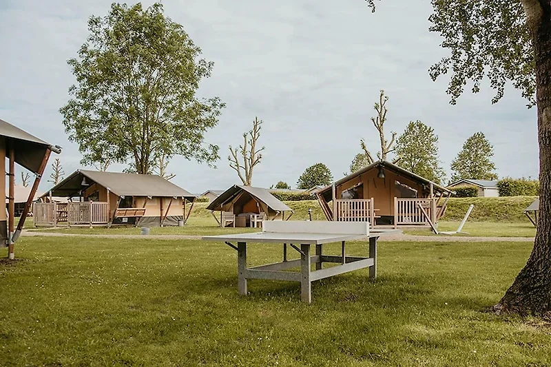 Außenseite Ferienhaus (Sommer)