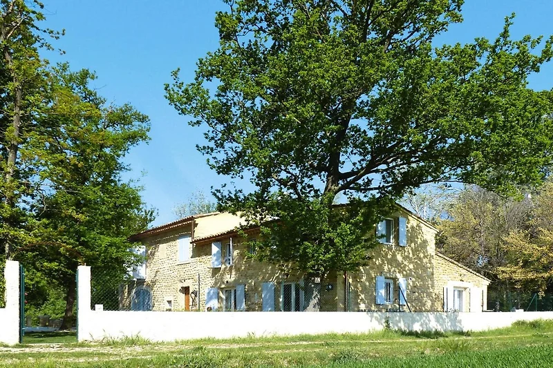 Widok na dom (lato)