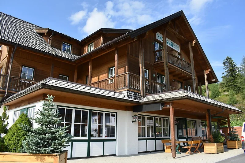 Außenseite Ferienhaus (Sommer)