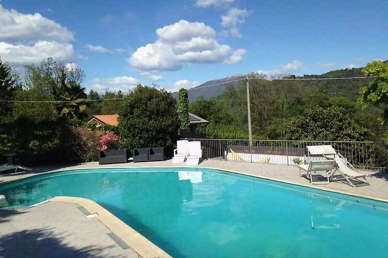 Schwimmbad des Ferienhauses
