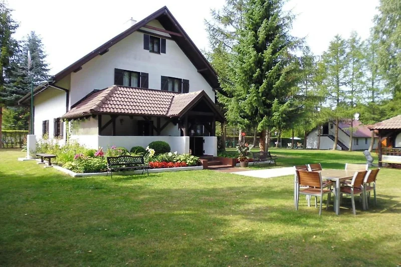 Außenseite Ferienhaus (Sommer)