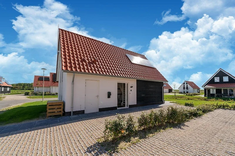 Außenseite Ferienhaus (Sommer)