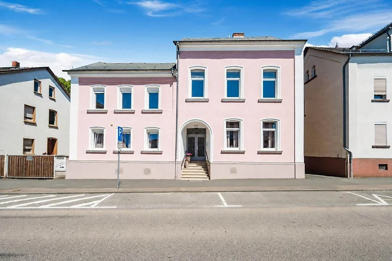 Außenseite Ferienhaus (Sommer)