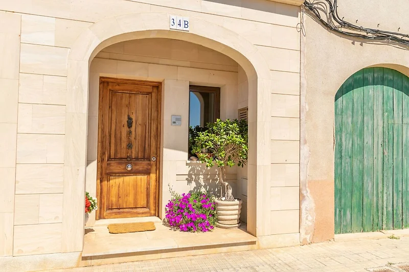 Außenseite Ferienhaus (Sommer)