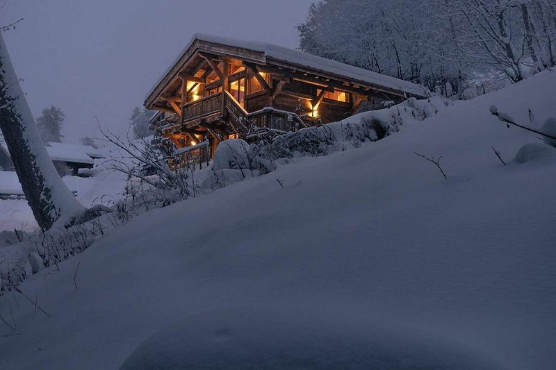 Außenseite Ferienhaus (Winter)