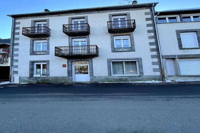 Außenseite Ferienhaus (Sommer)