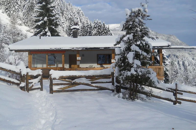Exterieur vakantiehuis (winter)