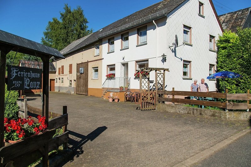 Außenseite Ferienhaus (Sommer)