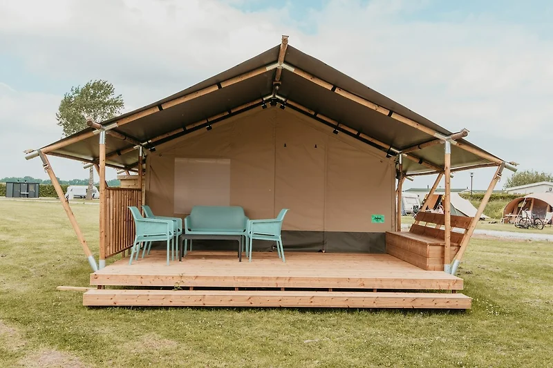 Außenseite Ferienhaus (Sommer)