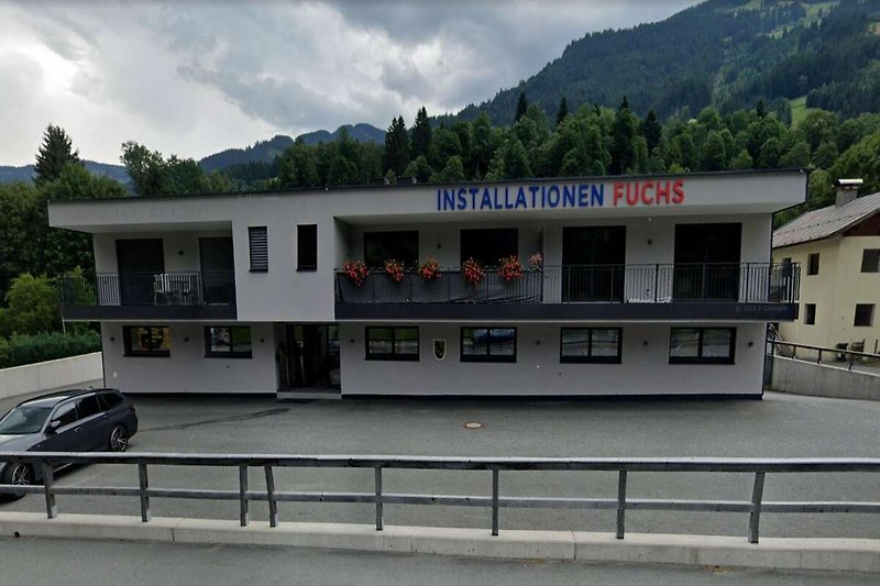 Außenseite Ferienhaus (Sommer)