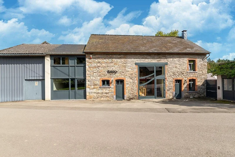 Außenseite Ferienhaus (Sommer)