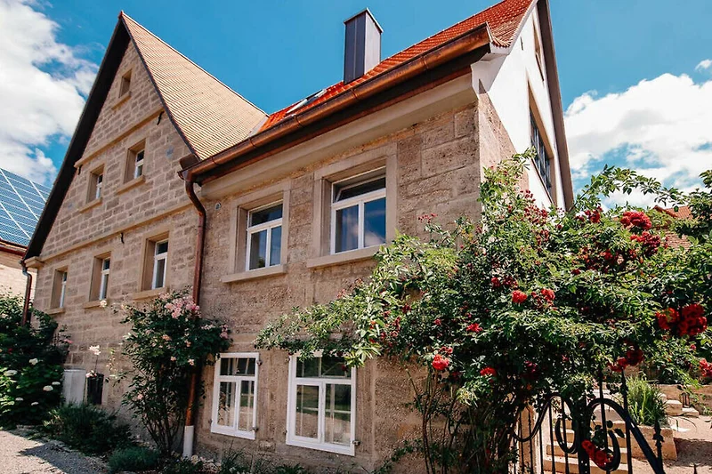 Außenseite Ferienhaus (Sommer)