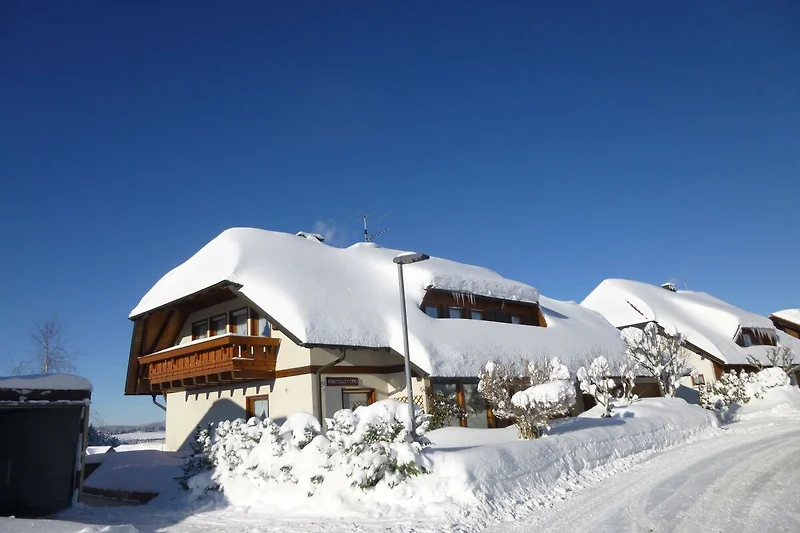 Außenseite Ferienhaus (Winter)