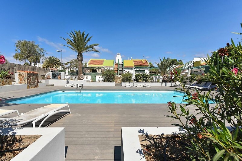 Piscina casa vacanze