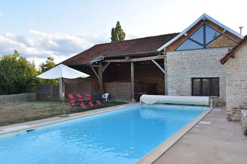 Außenseite Ferienhaus (Sommer)