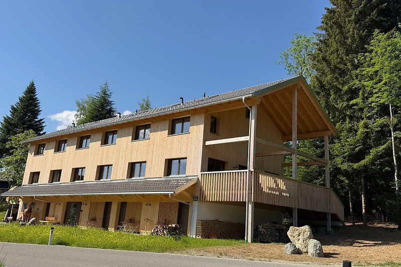 Außenseite Ferienhaus (Sommer)