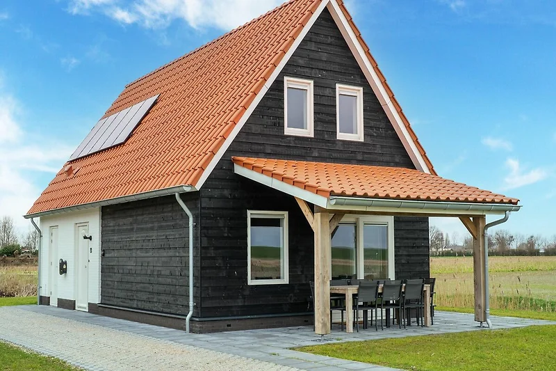 Außenseite Ferienhaus (Sommer)
