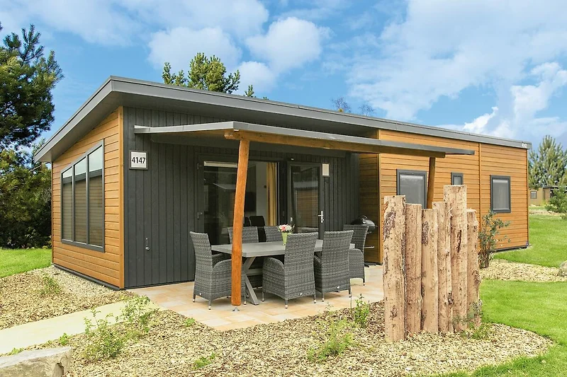 Außenseite Ferienhaus (Sommer)