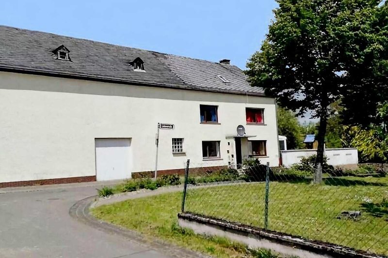 Außenseite Ferienhaus (Sommer)