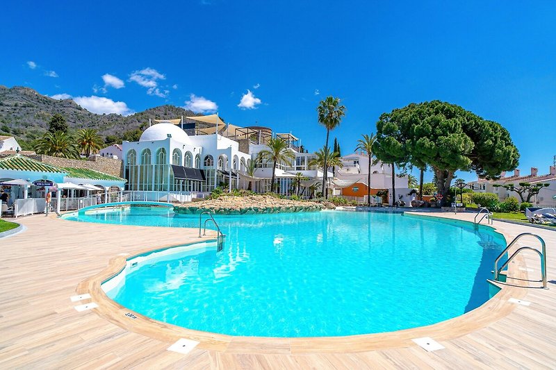 Piscina casa vacanze