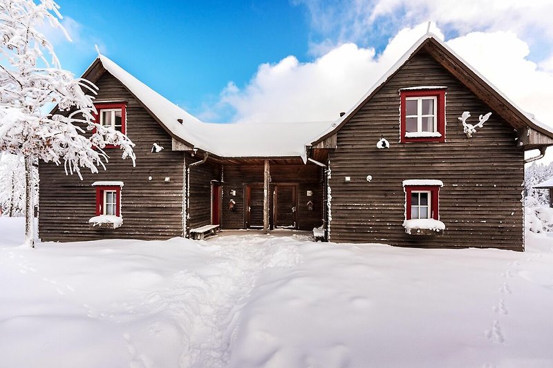 Außenseite Ferienhaus (Winter)