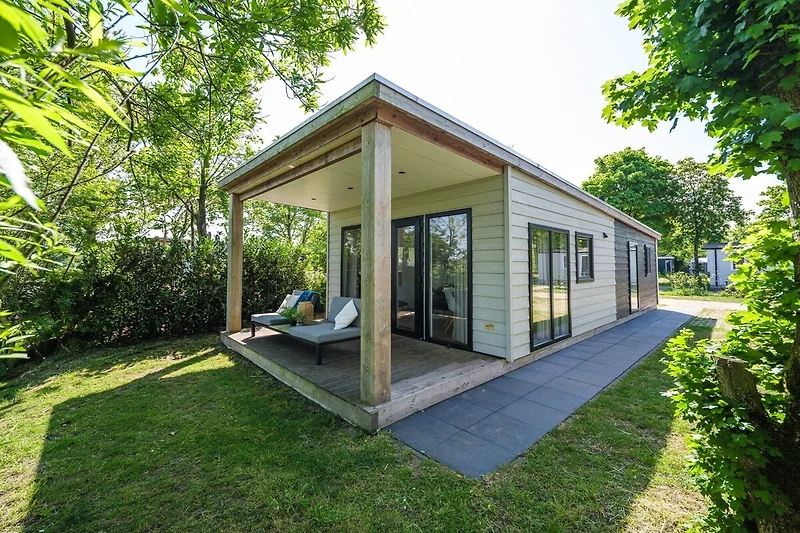 Außenseite Ferienhaus (Sommer)